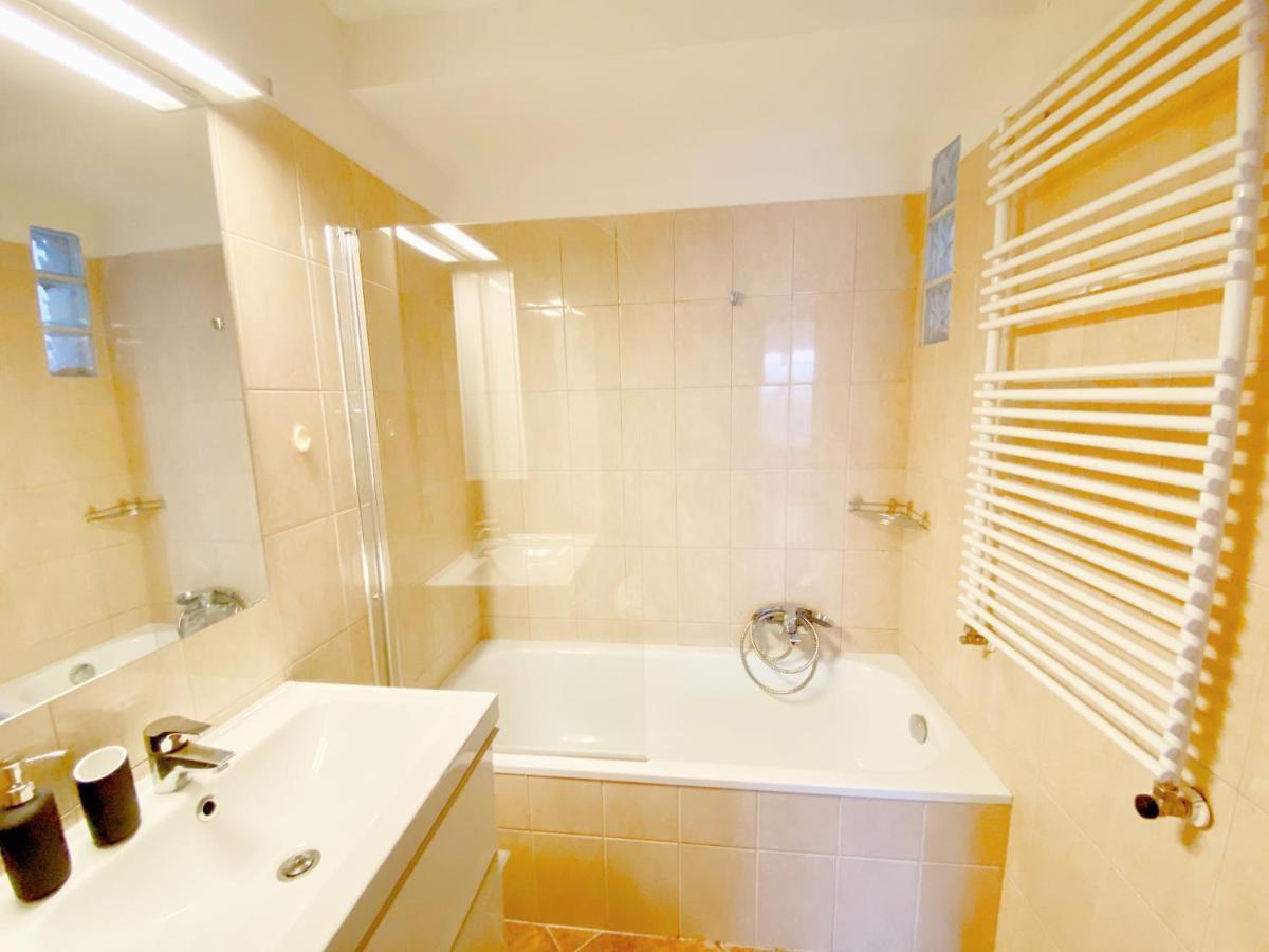 Apartament Loft With Rooftop And Free Parking In Garage Budapesta